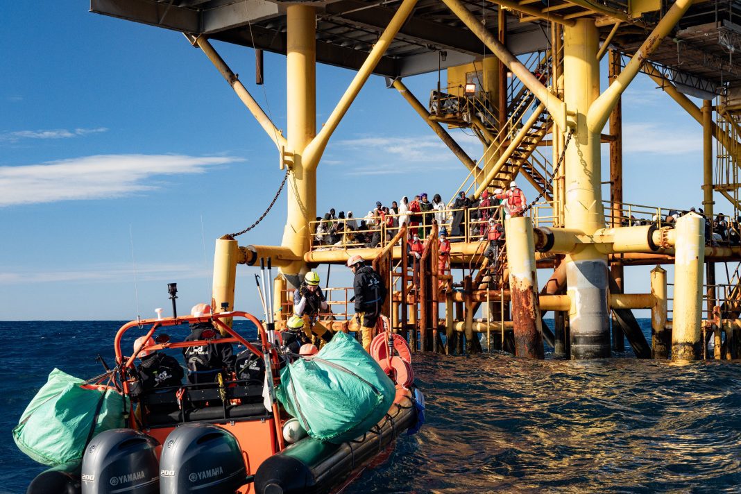 Pronašli spas na platformi: 116 migranata četiri dana čekalo pomoć na moru Pronašli spas na platformi: 116 migranata četiri dana čekalo pomoć na moru