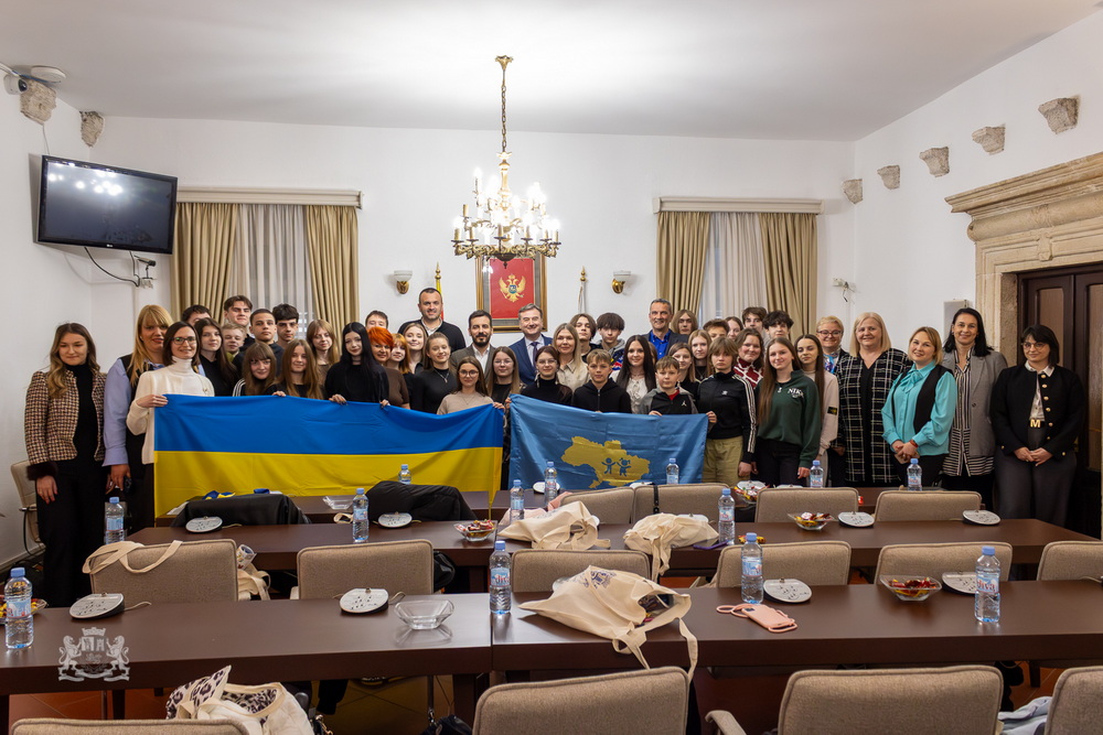 Opština Kotor pružila dobrodošlicu djeci iz Ukrajine Opština Kotor pružila dobrodošlicu djeci iz Ukrajine