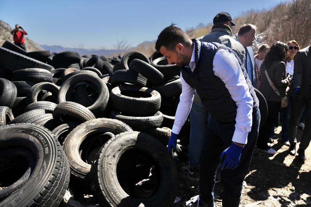 Milatović na Orjenu u akciji čišćenja: Tri važne poruke kada je u pitanju zaštita prirode Milatović na Orjenu u akciji čišćenja: Tri važne poruke kada je u pitanju zaštita prirode
