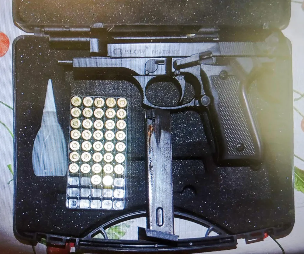 Pretresi nakon požara: Kod osumnjičenog pronađena zapaljiva tečnost, kod oštećenog oružje i municija Pretresi nakon požara: Kod osumnjičenog pronađena zapaljiva tečnost, kod oštećenog oružje i municija