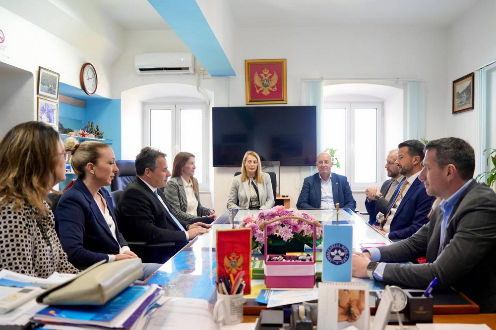 Predsjednik Milatović posjetio Institut za biologiju mora: Od Kotora do Antarktika Predsjednik Milatović posjetio Institut za biologiju mora: Od Kotora do Antarktika