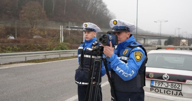 Saobraćajne kazne u BiH radikalno porasle: Za obijesnu vožnju i do 5.000 KM Saobraćajne kazne u BiH radikalno porasle: Za obijesnu vožnju i do 5.000 KM