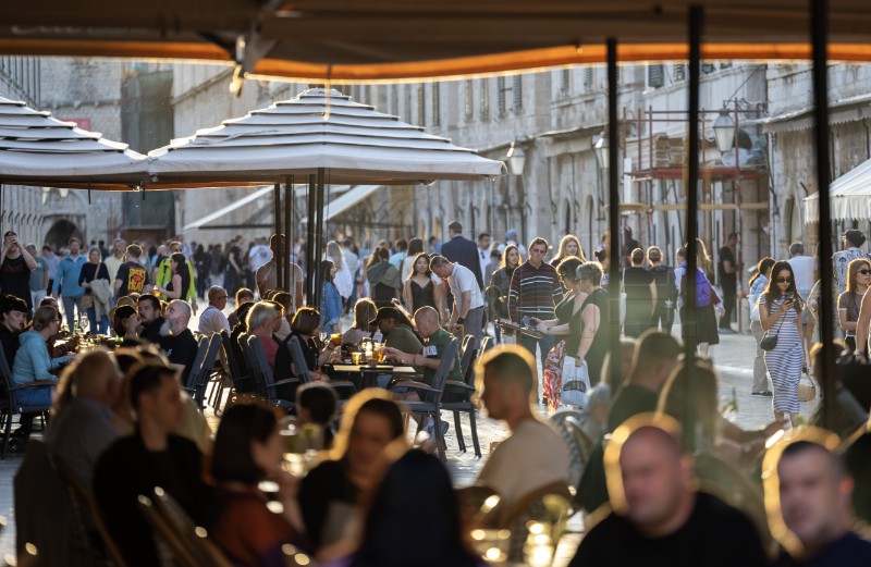 Dubrovnik: Sedam restorana i kafića u povijesnoj jezgri sedam dana bez javne površine Dubrovnik: Sedam restorana i kafića u povijesnoj jezgri sedam dana bez javne površine